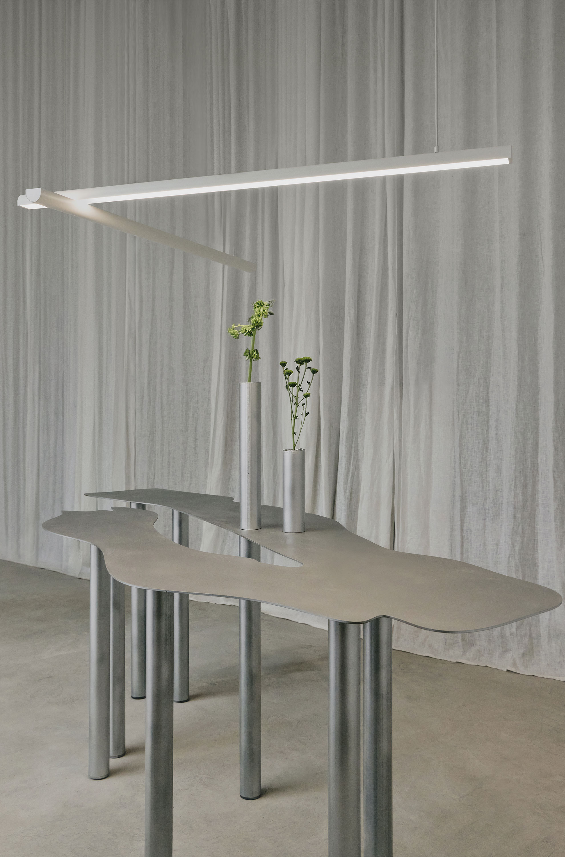 Divi, in its white version, combining a direct and indirect module.